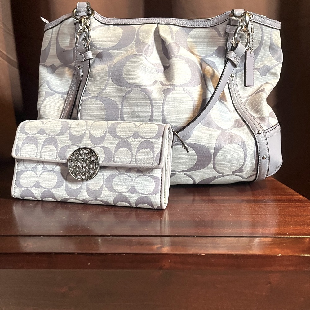 Coach purse and matching wallet